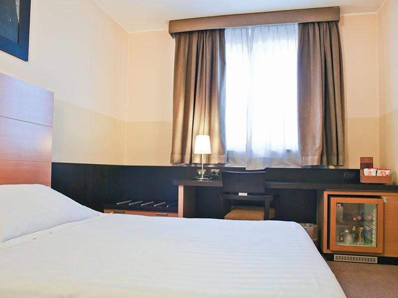 B&B Hotel Milano Cologno Studios Cologno Monzese Extérieur photo